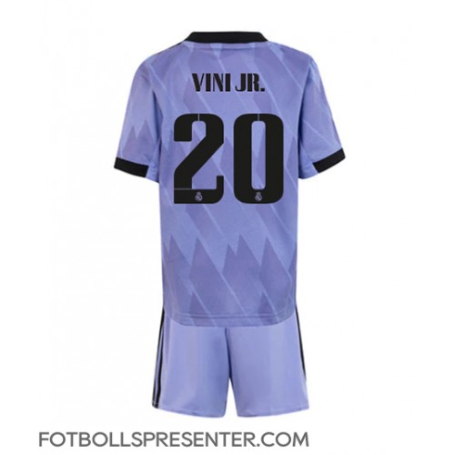 Real Madrid Vinicius Junior #20 Bortatröja Barn 2022-23 Kortärmad (+ korta byxor)